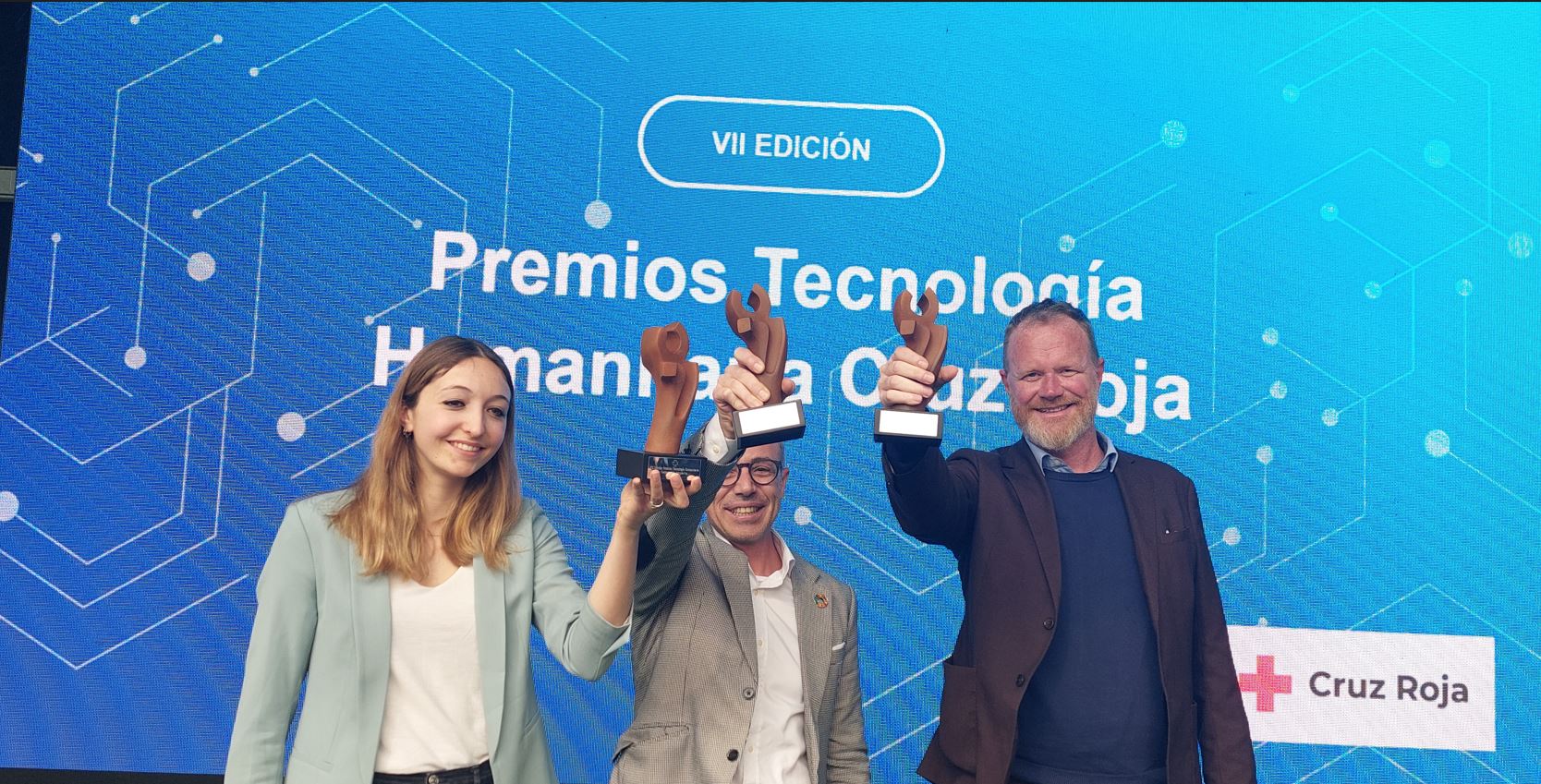 Llum, Visualfy y la Academia Solferino recogen su Premio de Tecnología Humanitaria en el 4YFN del Mobile World Congress