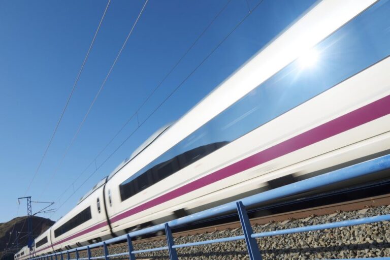 Renfe comienza la primera fase de la transformación de las aplicaciones de seguridad