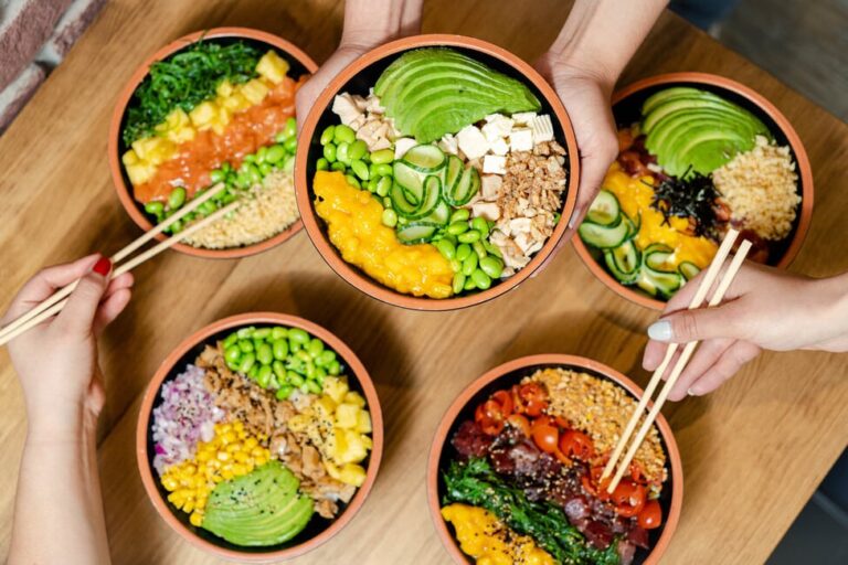 Urban Poke a la cabeza de las aperturas healthy