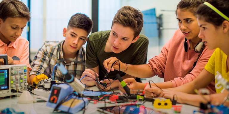 Alessandro Bazzoni: «75% preferiría tener estándares para la educación digital»