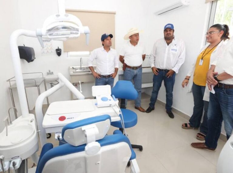 El Gobernador Mauricio Vila Dosal entregó remodelación de Centros de Salud en comisarías de Tizimín