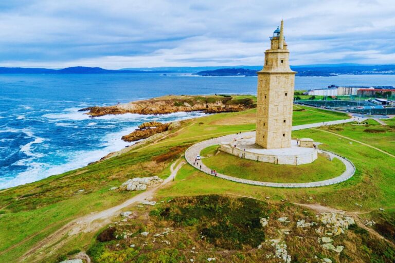 Explorando la ciudad de La Coruña con visitas guiadas durante las vacaciones