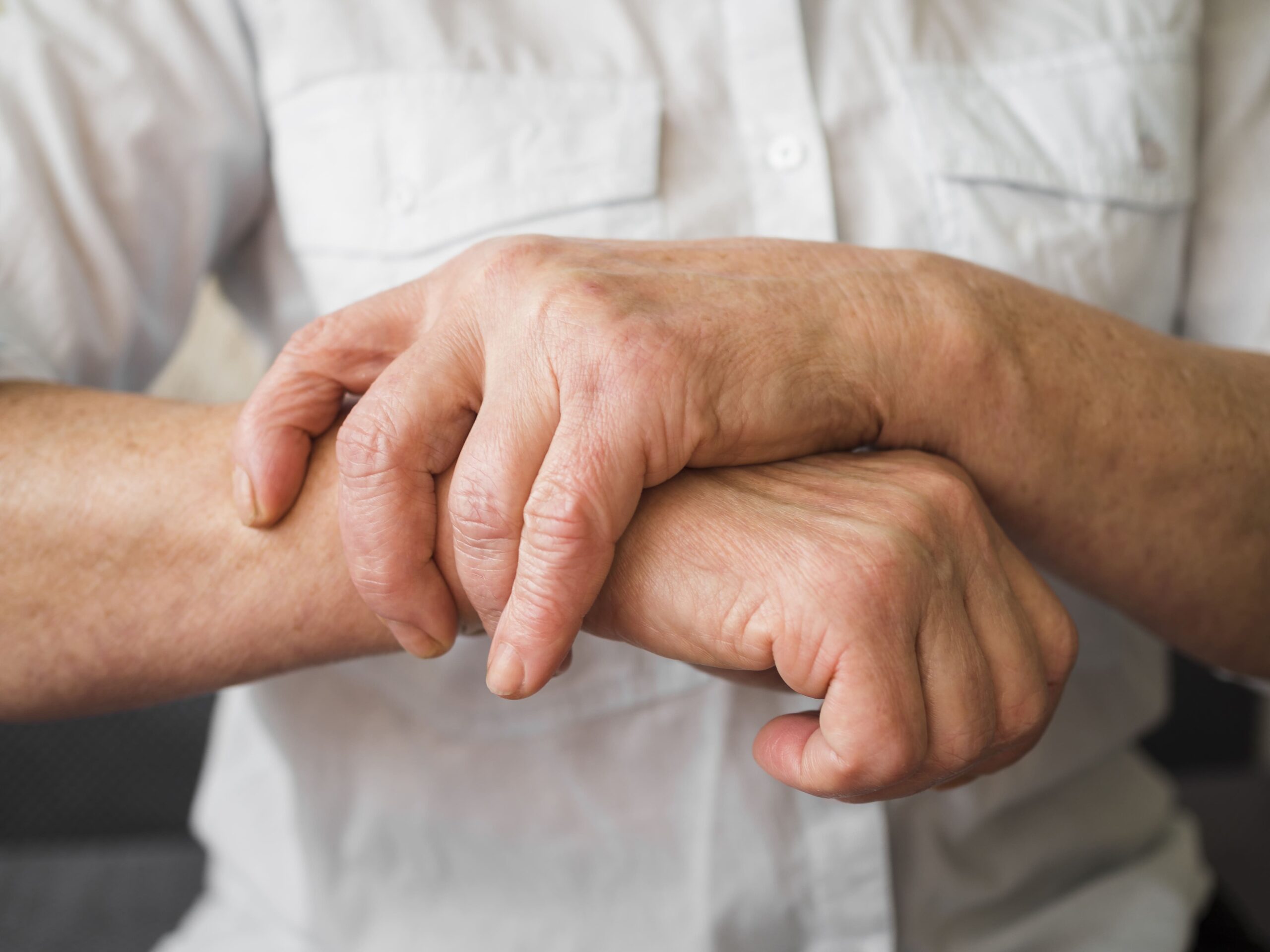 Los endocrinólogos instan a las instituciones a incluir la osteoporosis como una enfermedad crónica en las políticas de salud pública